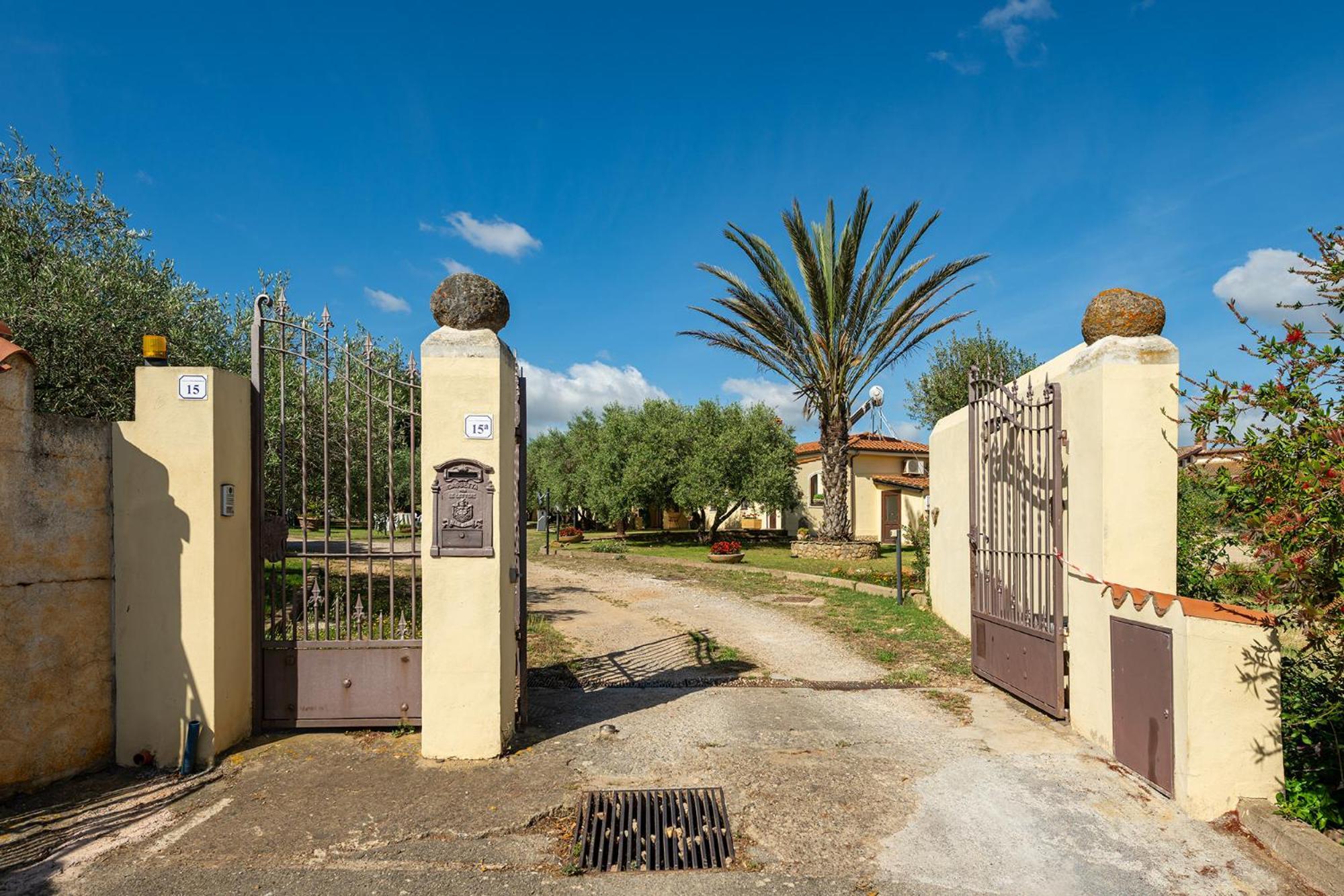 Residenza Parco Degli Ulivi Villa Villamassargia Exteriör bild